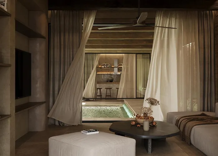 The Landmark & Villa Kolímbia